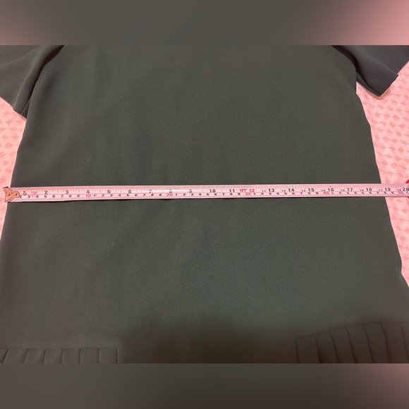 Mini Green dress - Picture 13 of 13